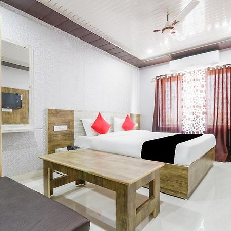 Capital O 63158 Hotel Om Sai Ram Chhatarpur エクステリア 写真